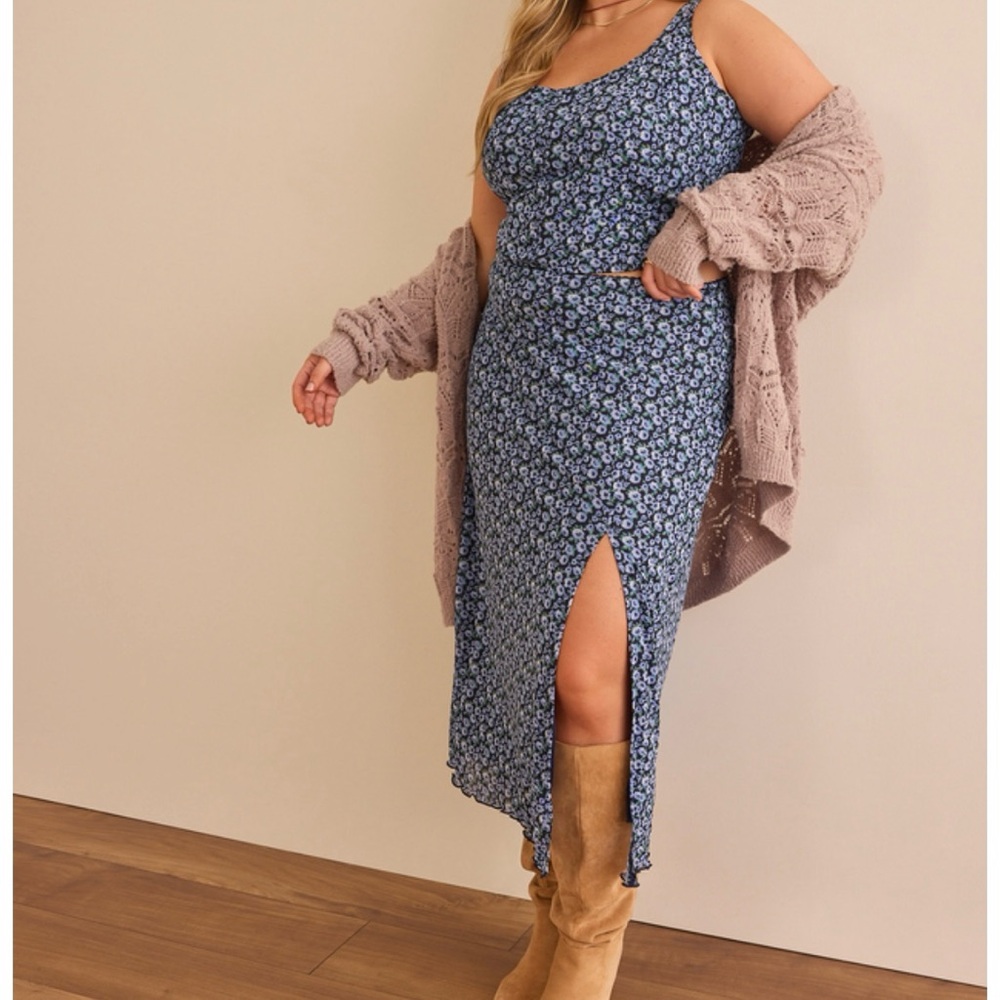 ARULA Blue Floral Midi Skirt with Side Slit